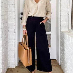 White House Black Market Legacy black pants. Size 12R wide leg side zipper.